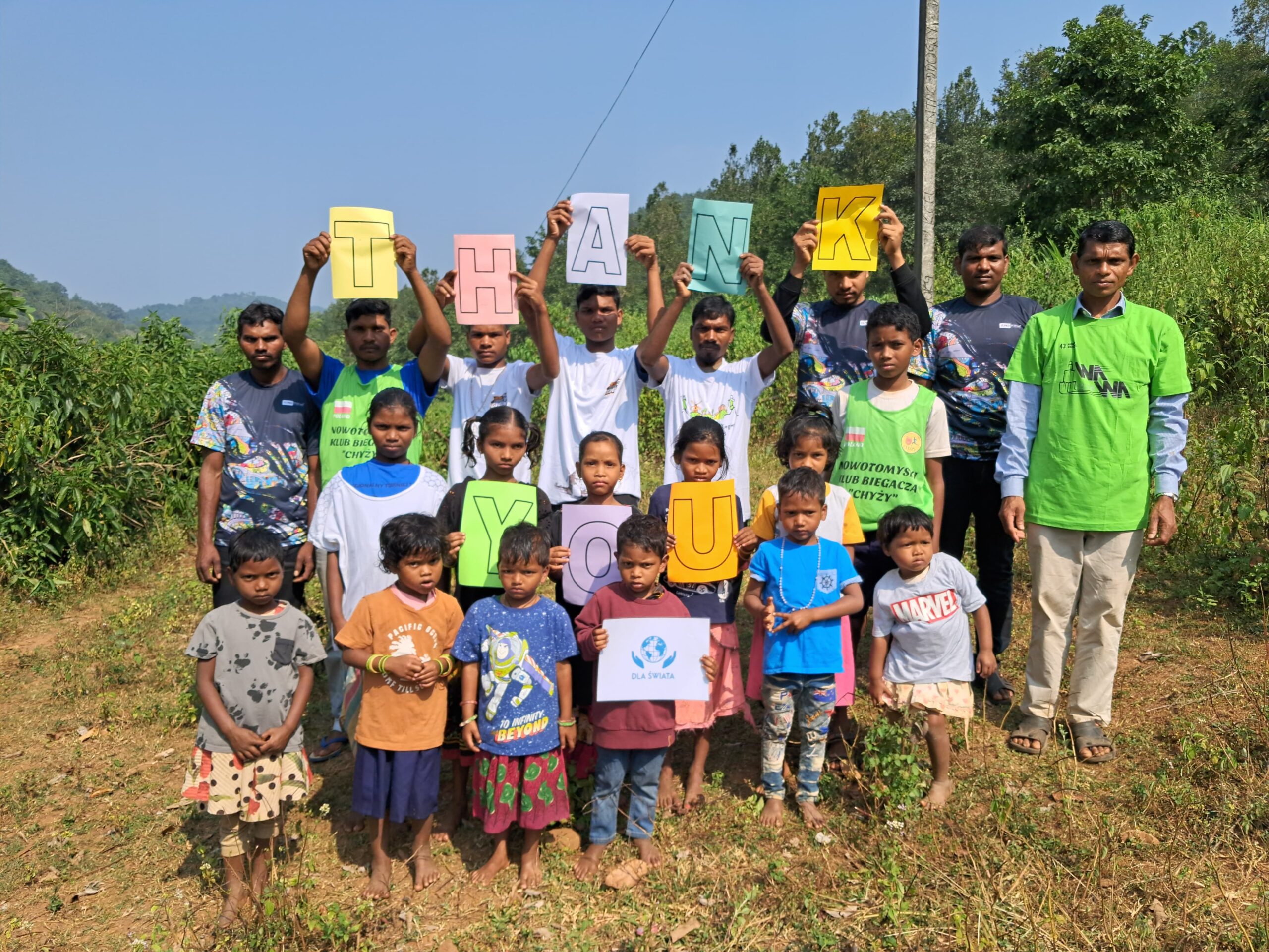 wdzięczni uczniowie z Rutungii